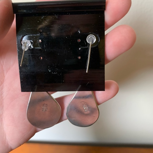 Vintage blue enamel and abalone dangle earrings from Mexico - Picture 7 of 8